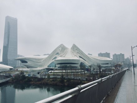 ÷Ϫ�����H�Ļ�ˇ�g����